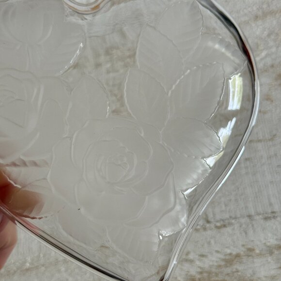 Vintage Clear Glass Heart Shaped Trinket Dish with Embossed Flower Design - Picture 6 of 9